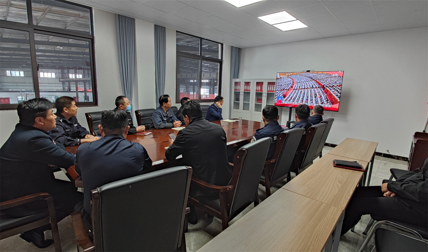 宿州市保安服務有限公司黨員干部職工收看黨的二十大開幕會盛況(圖1)